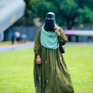 Tulip gown Embroidery Olive